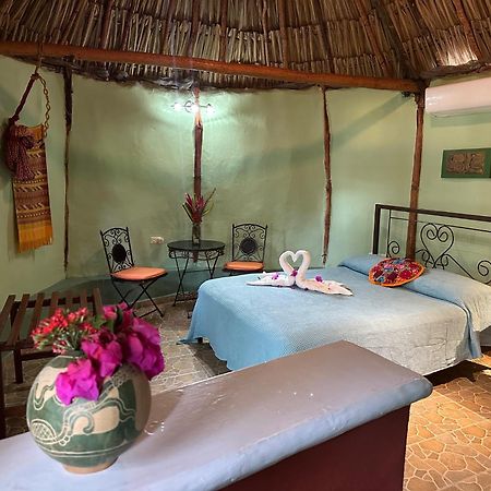 The Pickled Onion B&B And Restaurant Uxmal Santa Elena Exterior foto